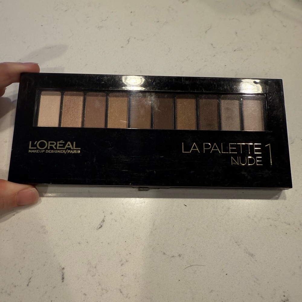 L'Oreal Cream and Purple Eyeshadow Palette - Picture 2 of 5